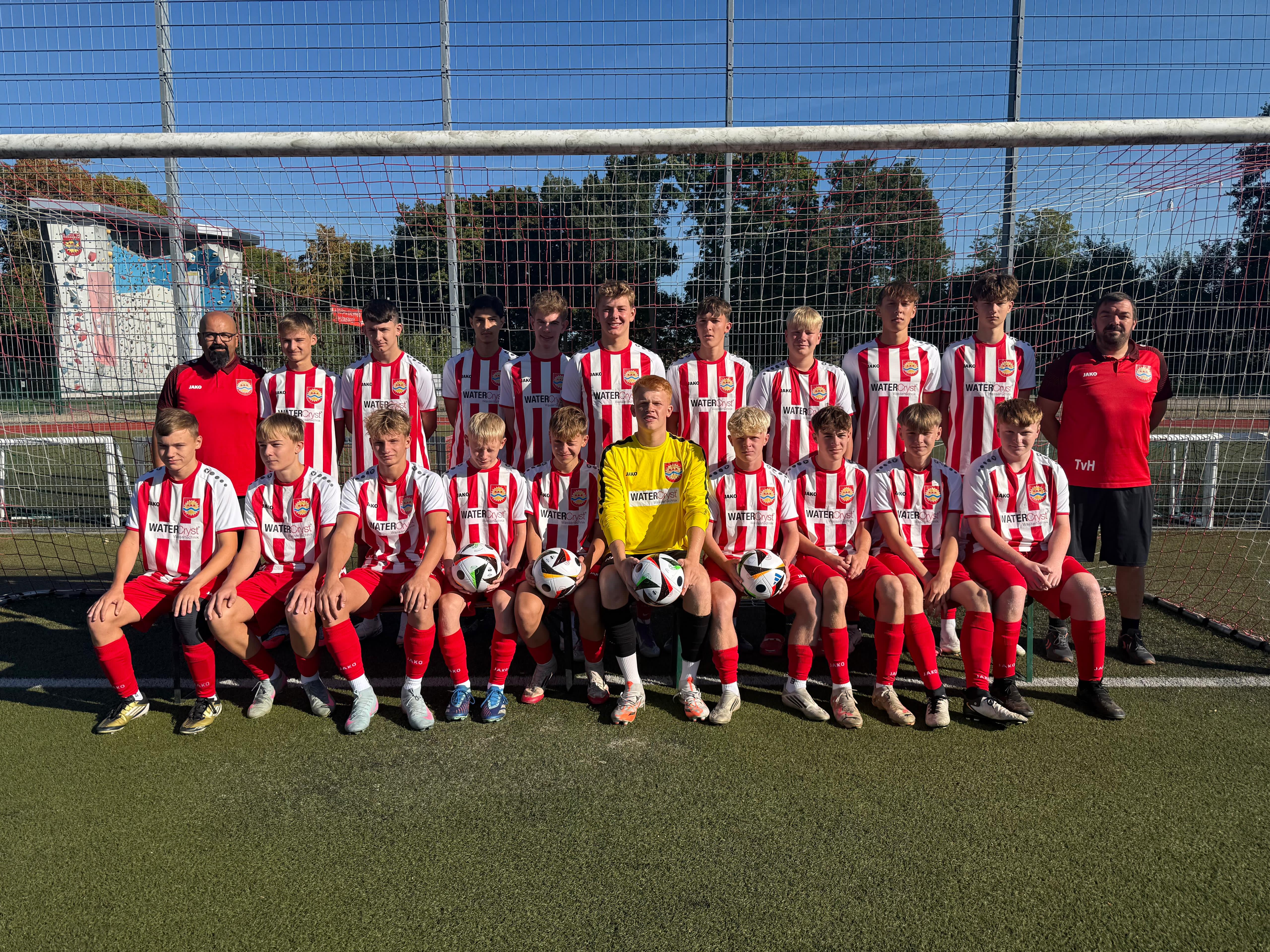 U17